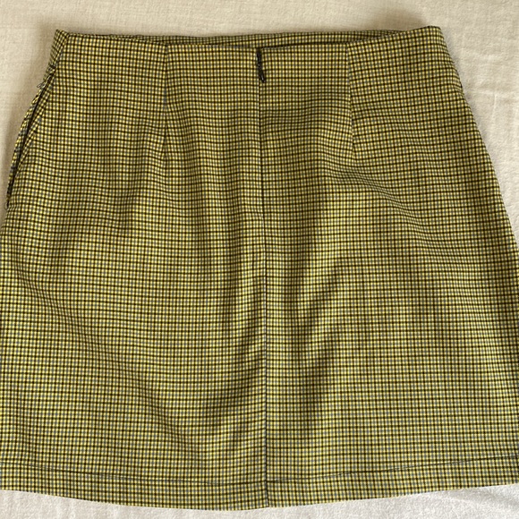 Urban Outfitters Plaid Skirt with Pockets - Picture 5 of 7